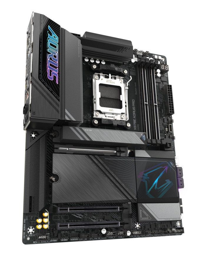 GIGABYTE X870E AORUS PRO Scheda Madre - Supporta CPU AMD Ryzen 9000, 16+2+2 fasi VRM digitali, fino a 8000MHz DDR5 (OC), 3xPCIe 